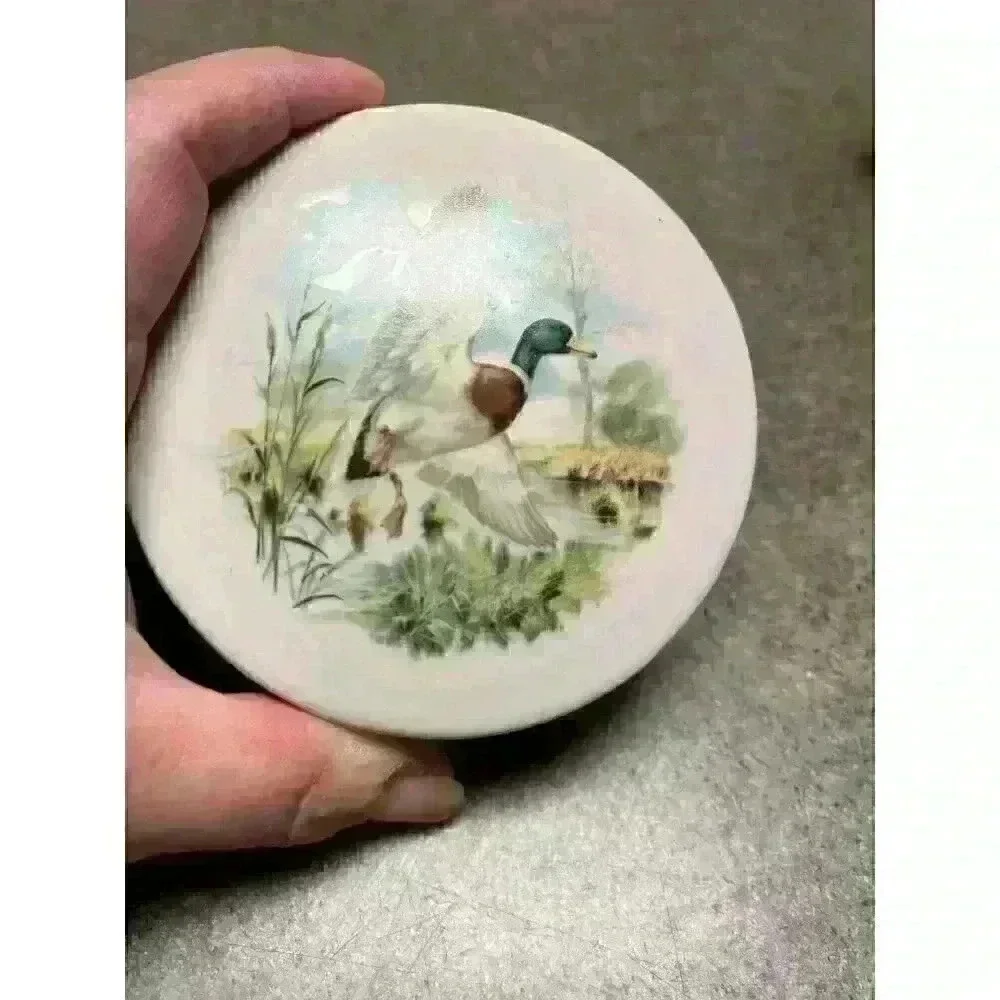AG‎ Hackney trinket box
